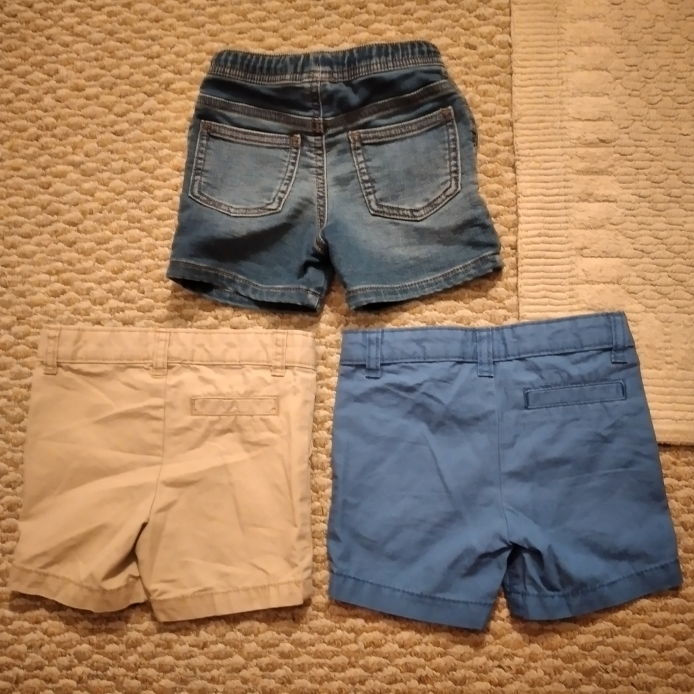 (3) Carter's boy shorts - Picture 2 of 5